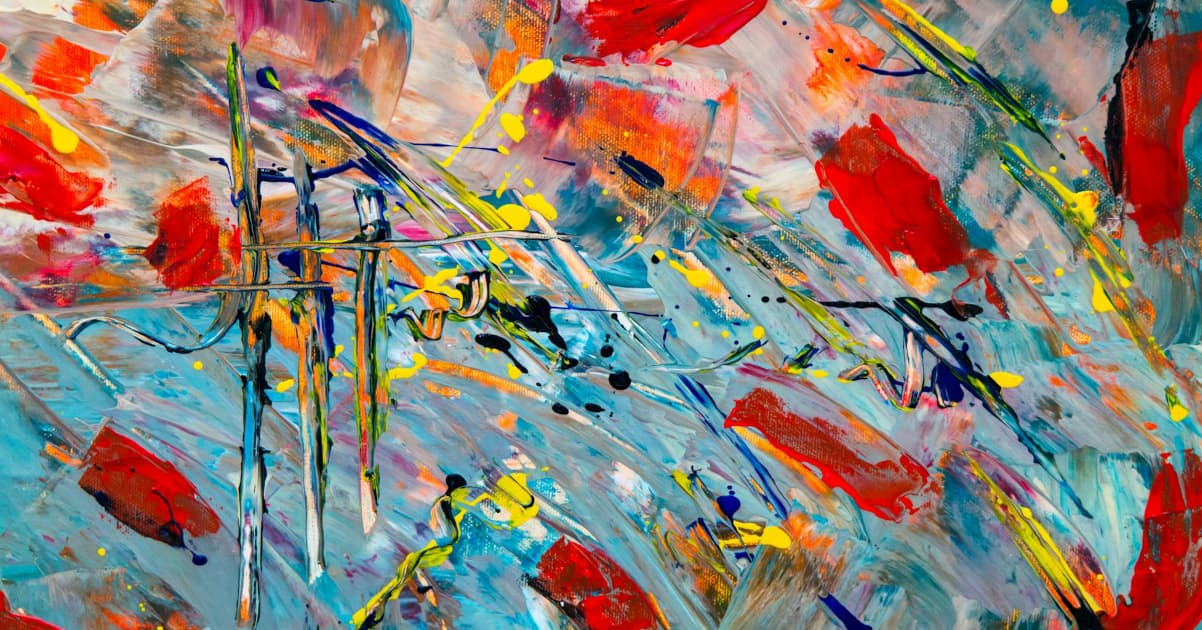 Un sculpteur canadien dévoile une collection exclusive de faucons lors d'une exposition saoudienne