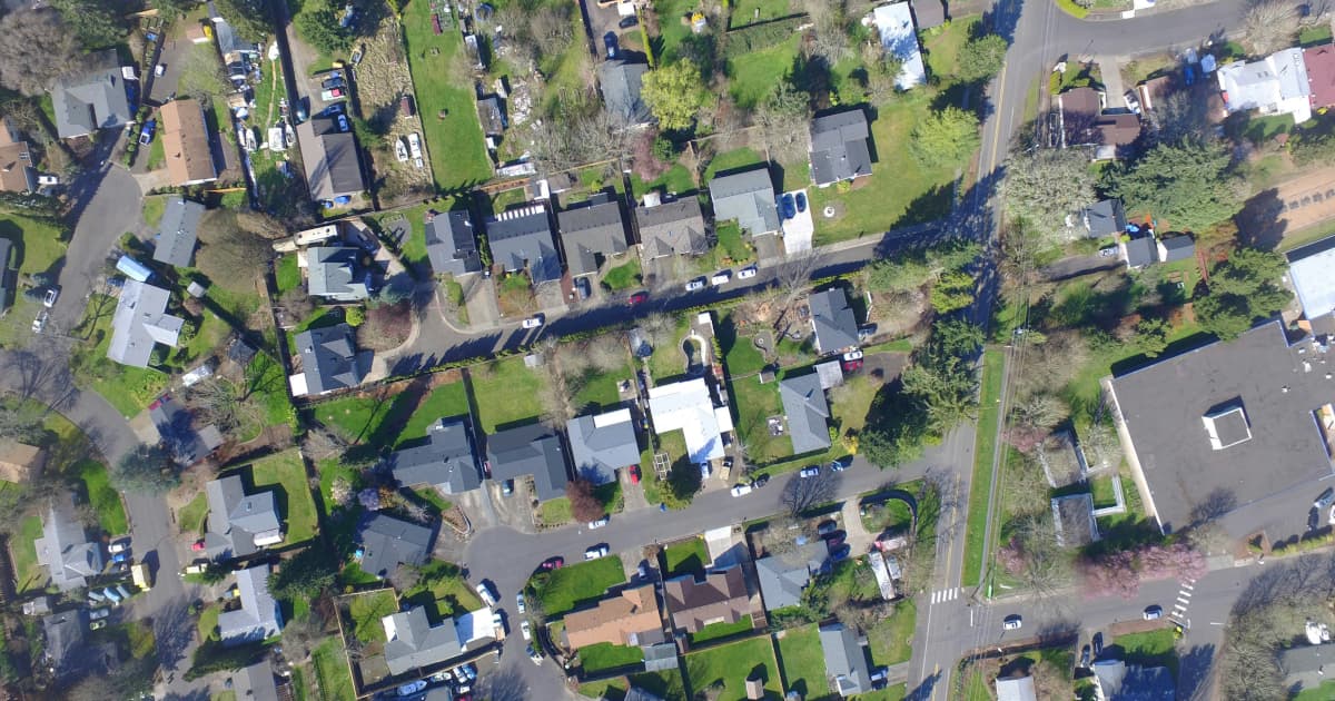 Des garde-corps sur mesure répondent aux défis environnementaux et structurels variés de Vancouver