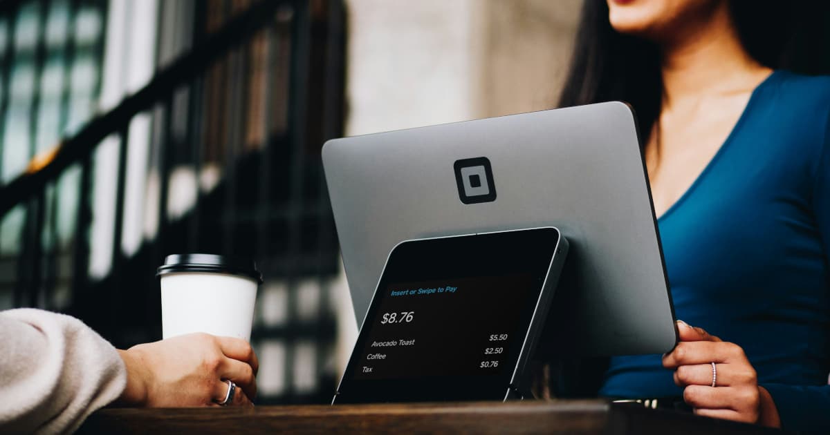 Les stylistes prônent des associations créatives de joaillerie fine pour transformer la mode quotidienne